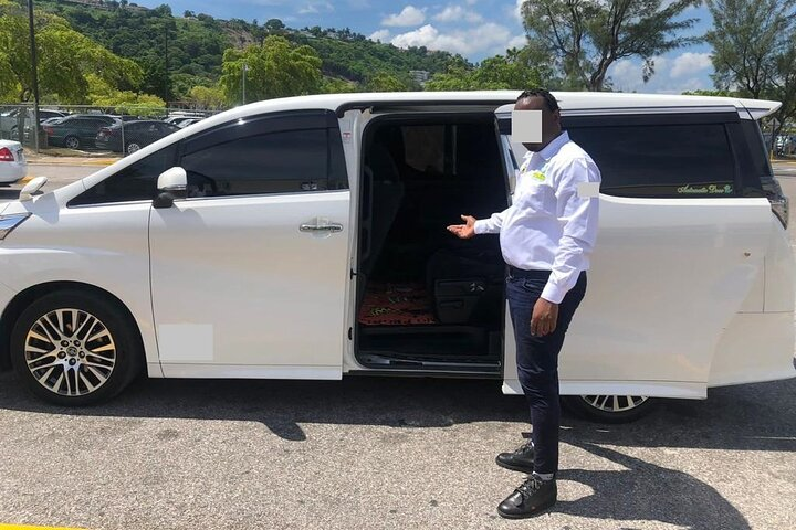 San Andres Airport (ADZ) to San Andres hotels Round-Trip Transfer - Photo 1 of 6