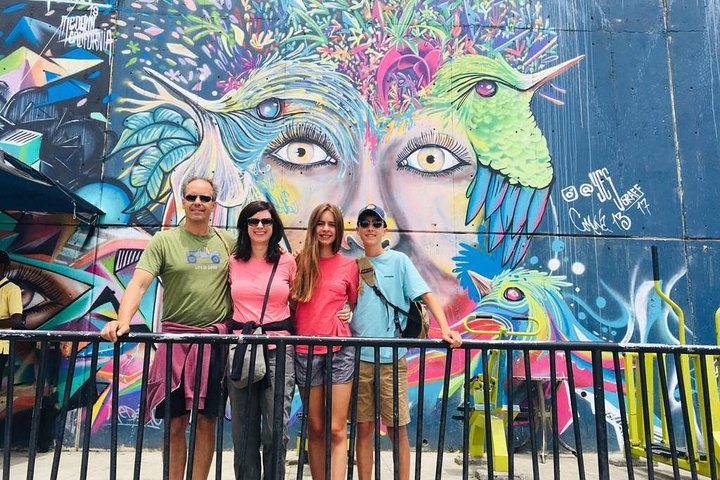 Social Transformation Tour Comuna 13 - Photo 1 of 3