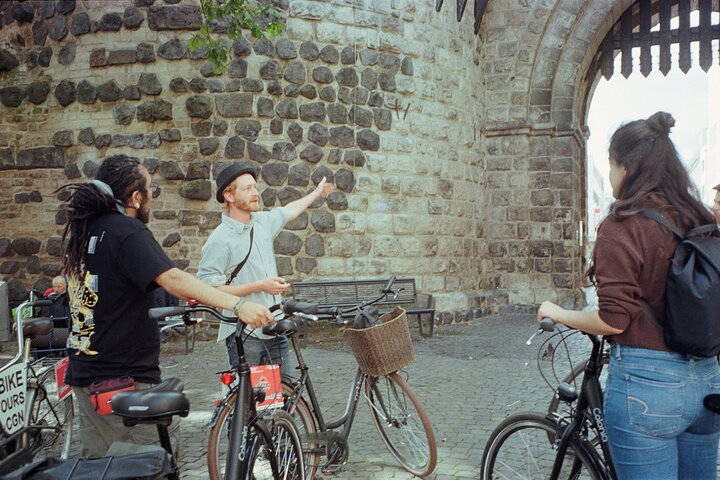 Cologne Street Art Bike Tour in small group with Guide