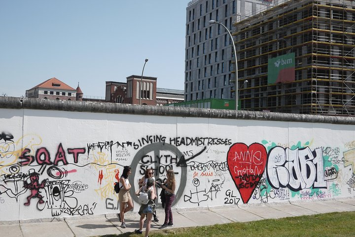 Alternative tour, History off the beaten path - Photo 1 of 6