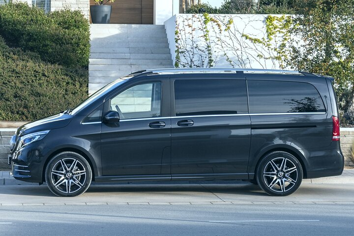 Airport Transfer: Airport FRA to Frankfurt by Luxury Van - Photo 1 of 9