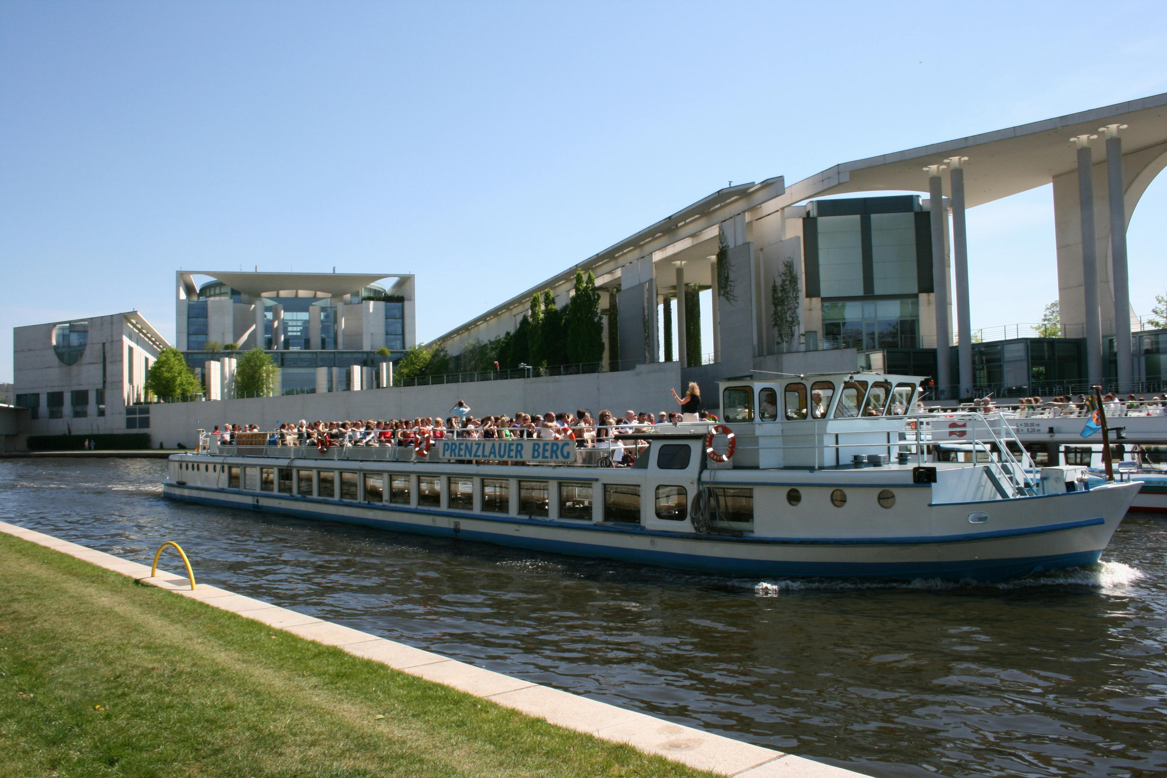 Berlin: 1-Hr Historical Sightseeing Cruise from Old Stock Exchange - Photo 1 of 4