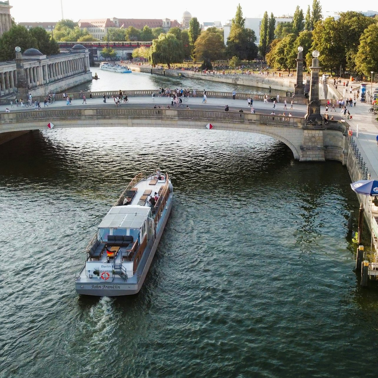 City-Lounge Berlin: Afternoon Sightseeing Cruise - Photo 1 of 10