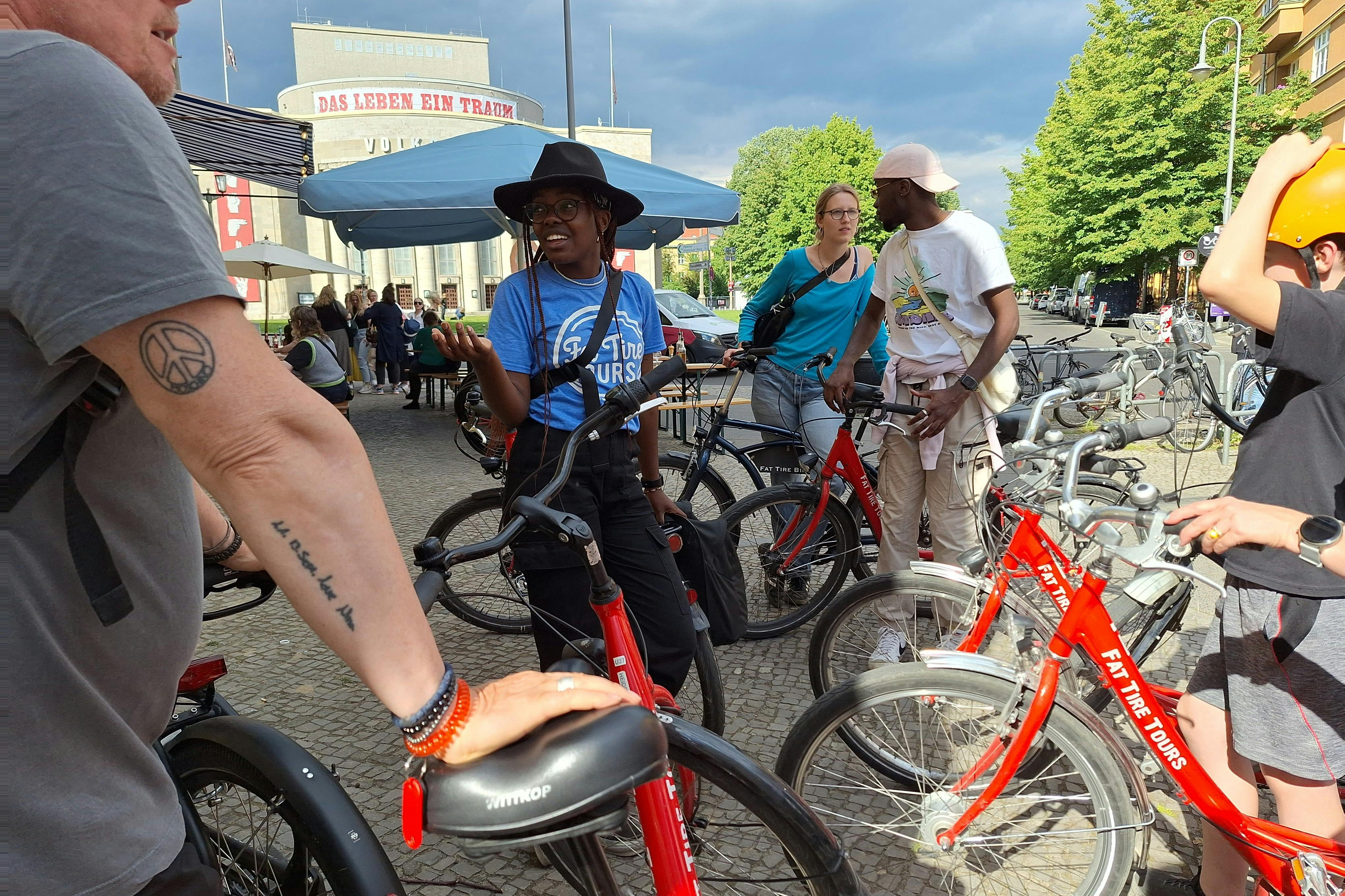 Berlin: Guided Street Art & Hidden Spots Bike Tour - Photo 1 of 4