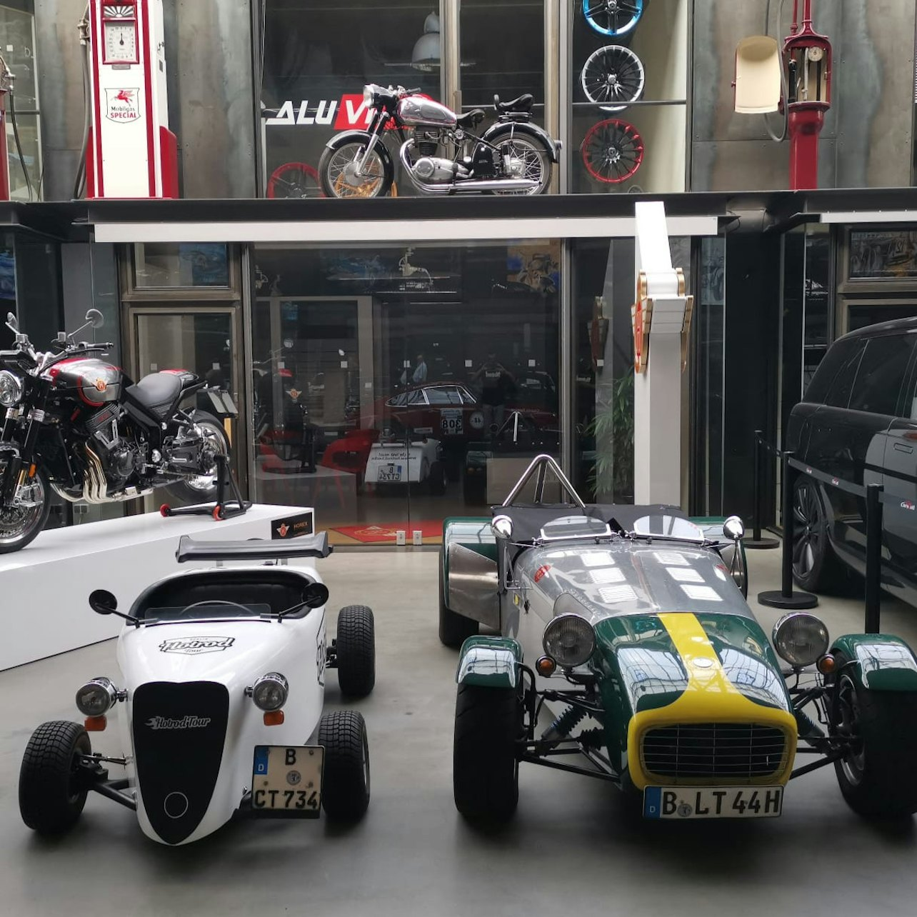 Berlin: Mini Hot Rod Classic Remise Tour - Photo 1 of 16