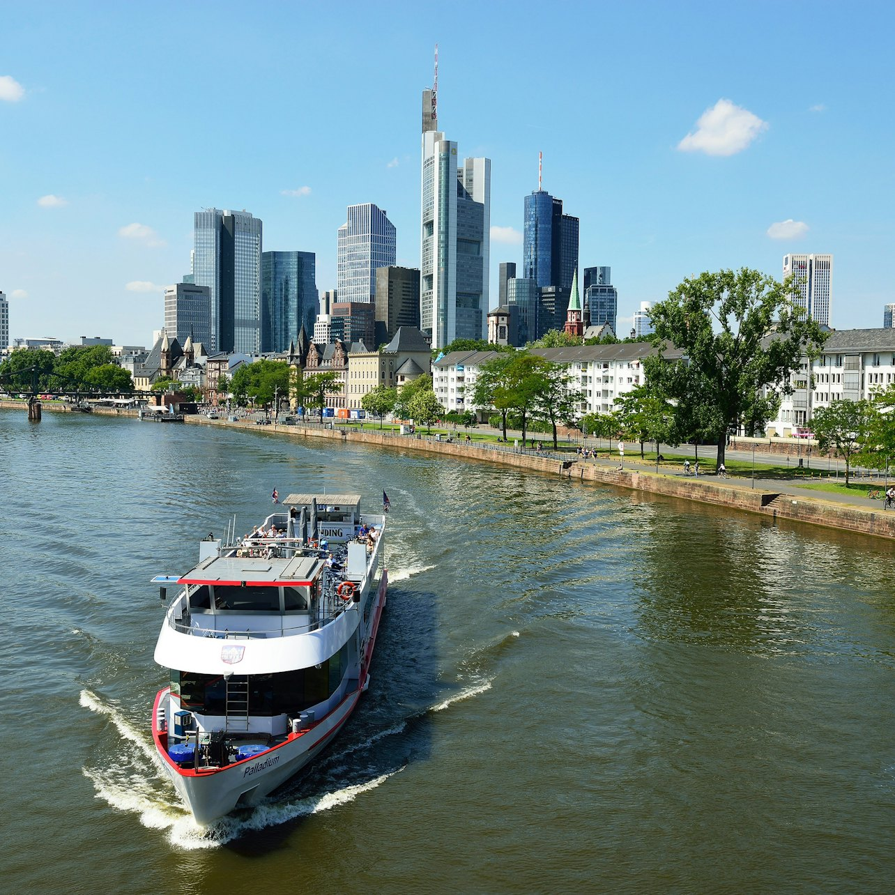 Frankfurt: Panorama City Cruise - Photo 1 of 4