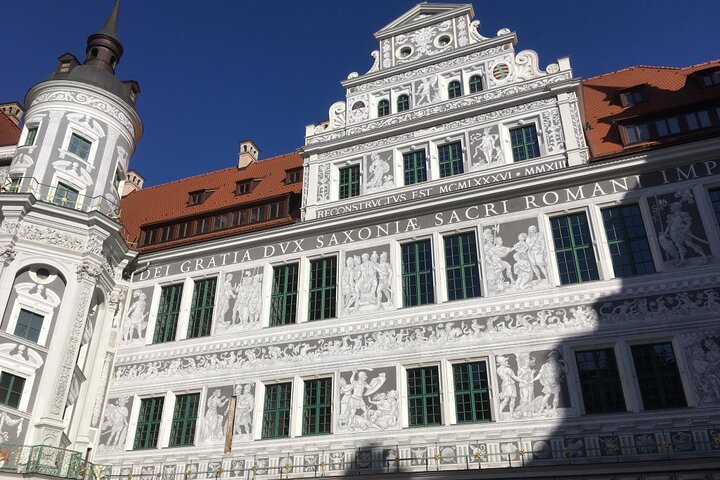 Guided tour of the castle with an introduction to architecture and the Dresden stable yard - Photo 1 of 9