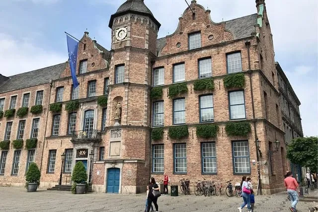 Dusseldorf Walking Tour: Explore Top Sights &amp; Hidden Gems in