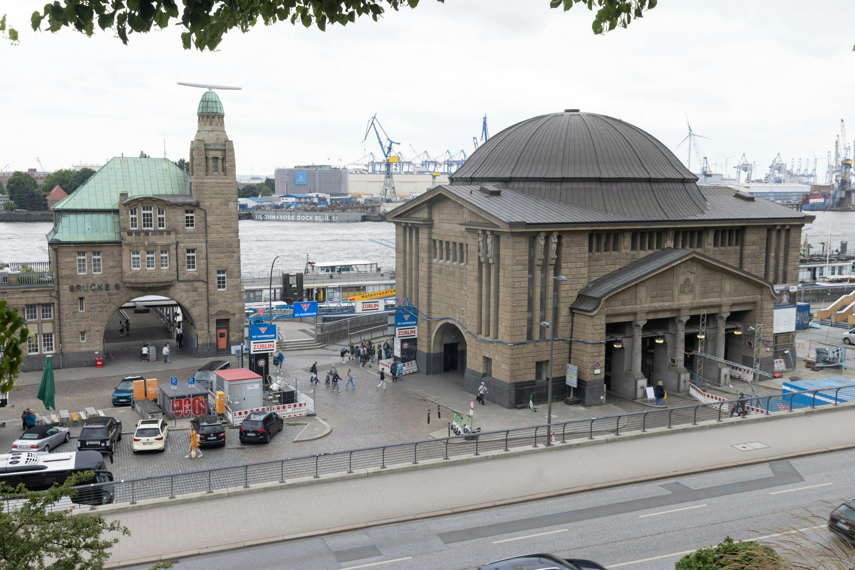 Hamburg: Riverfront Guided Walking Tour in German - Photo 1 of 5