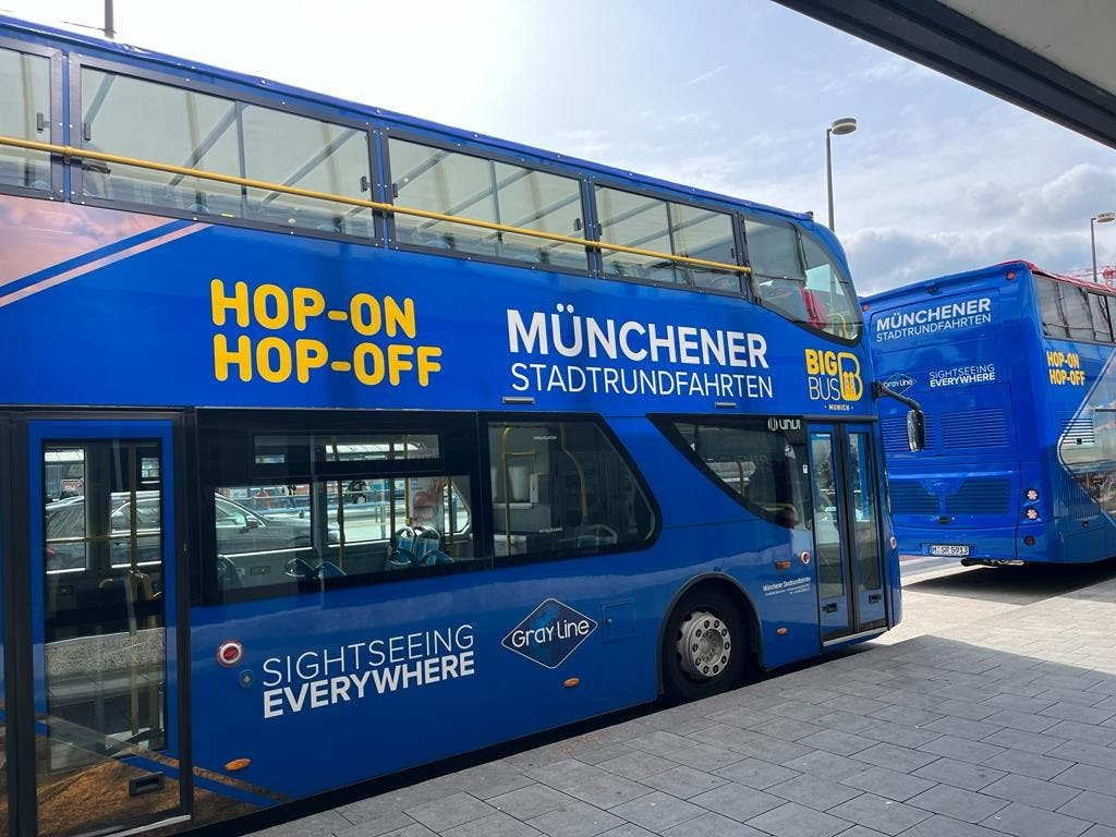 Hop-On Hop-Off Tour Munich (24h & 48h) - Photo 1 of 15