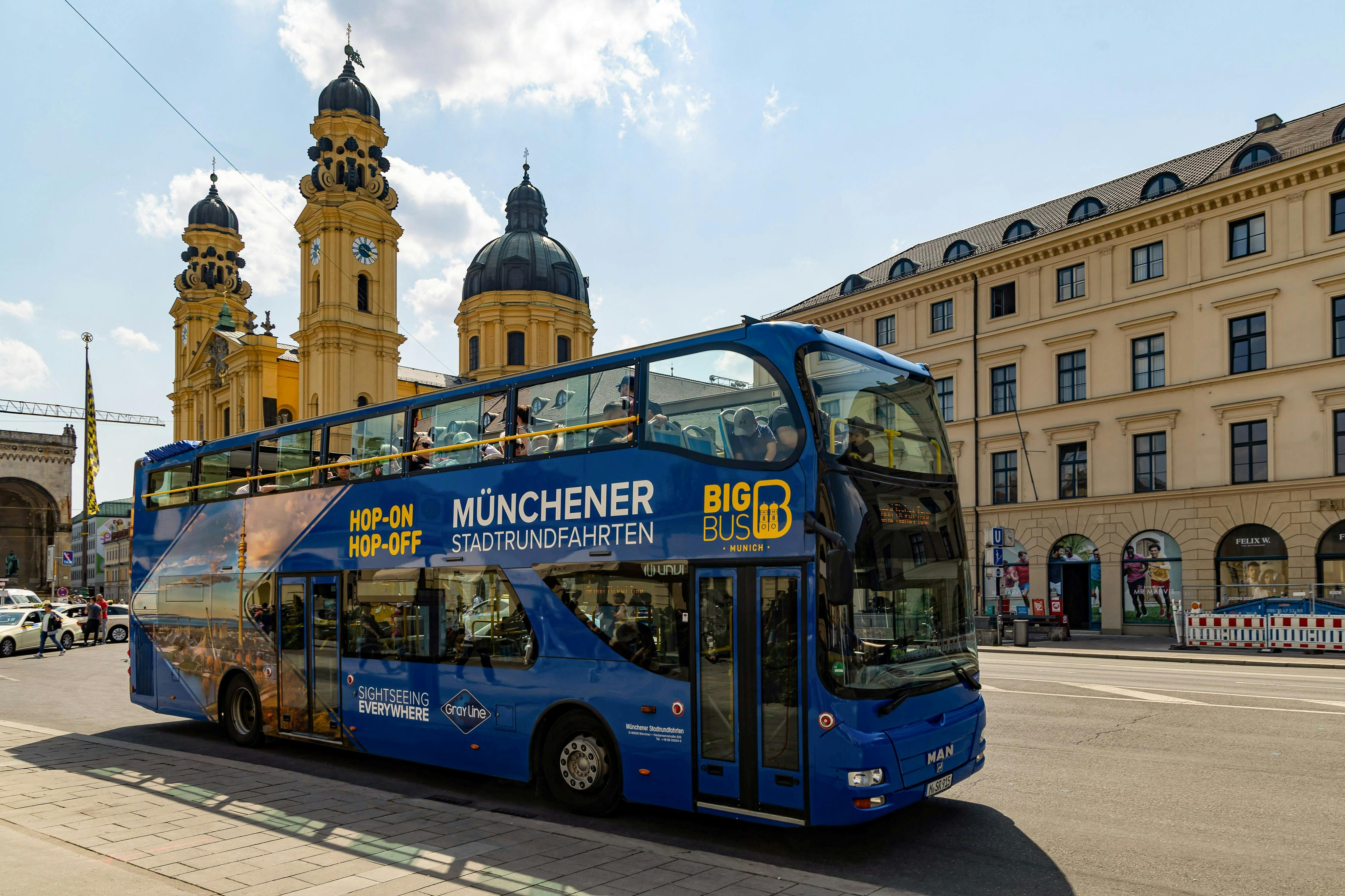 Hop-On Hop-Off Tour Munich (24h & 48h) - Photo 1 of 8
