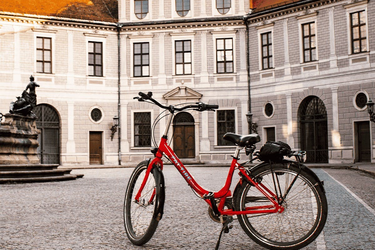 Munich: Bike or E-bike Rental - Photo 1 of 4