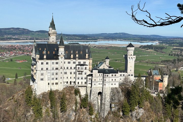 Neuschwanstein Castle Tour for Large Groups - Photo 1 of 5