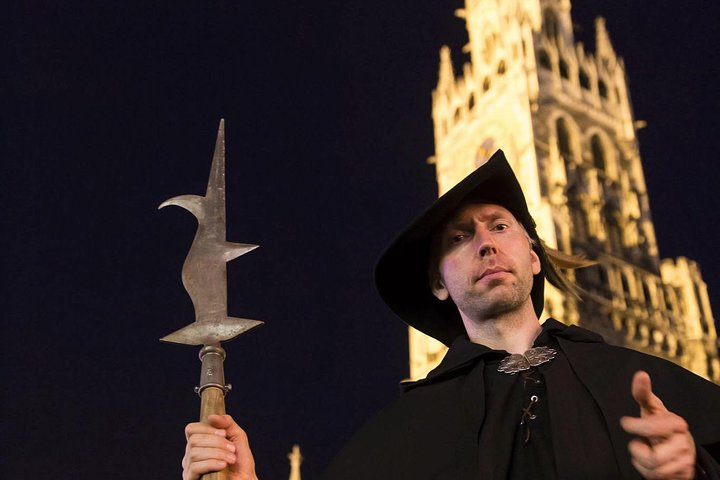Discover Munich’s hidden tales as the night watchman leads you through shadowy streets revealing secret paths and ancient legends illuminated by the soft glow of his lantern.