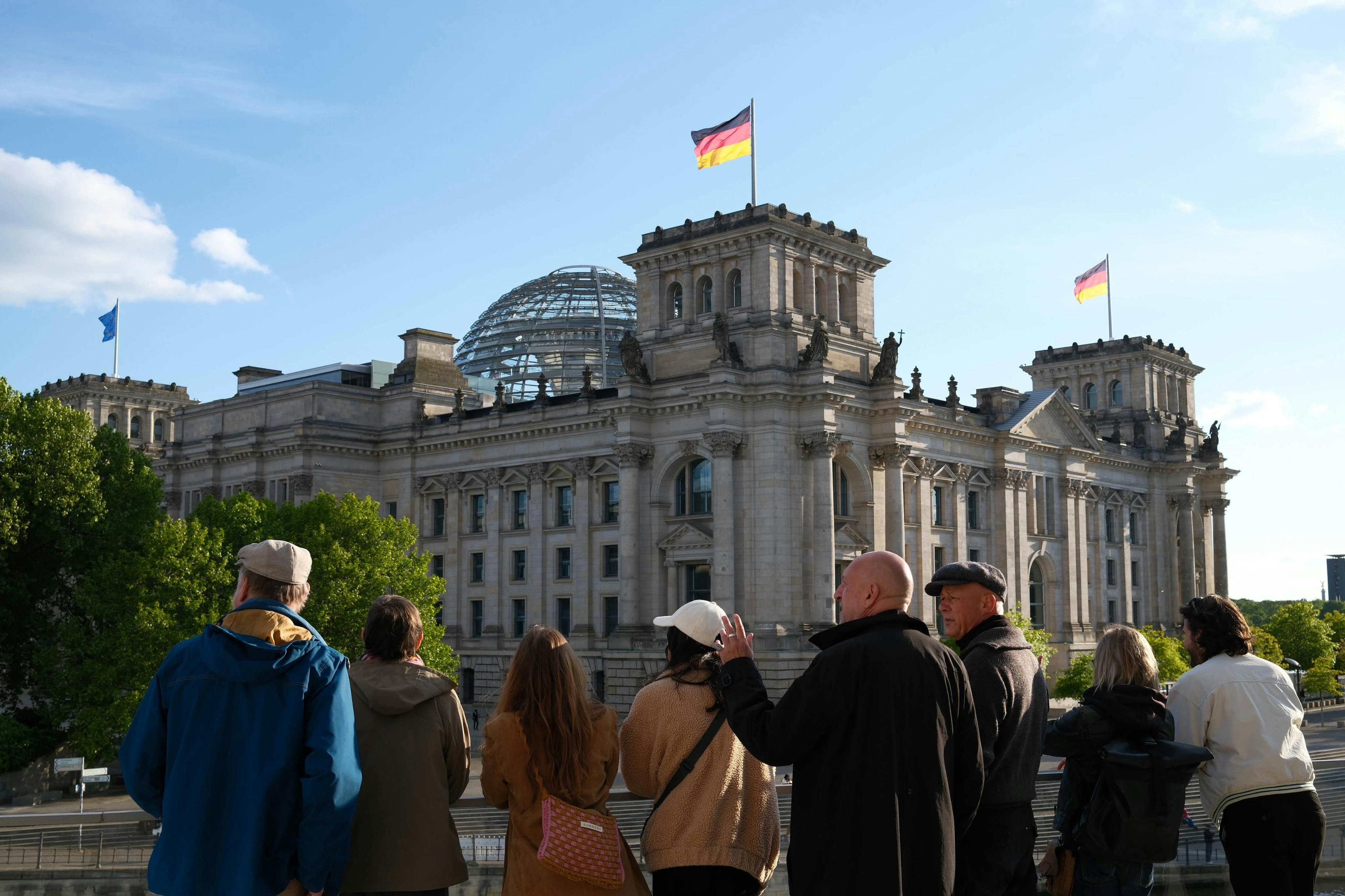 Berlin: Parliament District Guided Tour in German - Photo 1 of 3