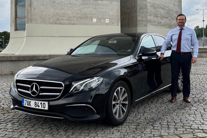 Passau to Prague - Private Transfer by LIMOUSINE 3+1pax - Photo 1 of 12