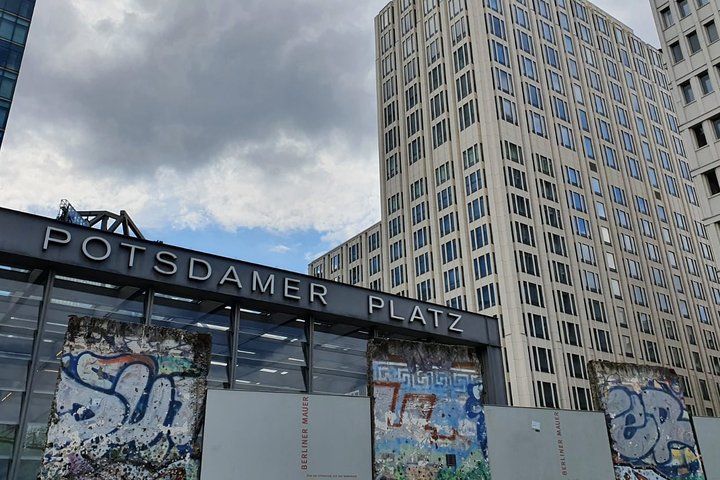 Potsdamer Platz: Cabaret, Culture and Communism - Private Virtual Experience - Photo 1 of 5
