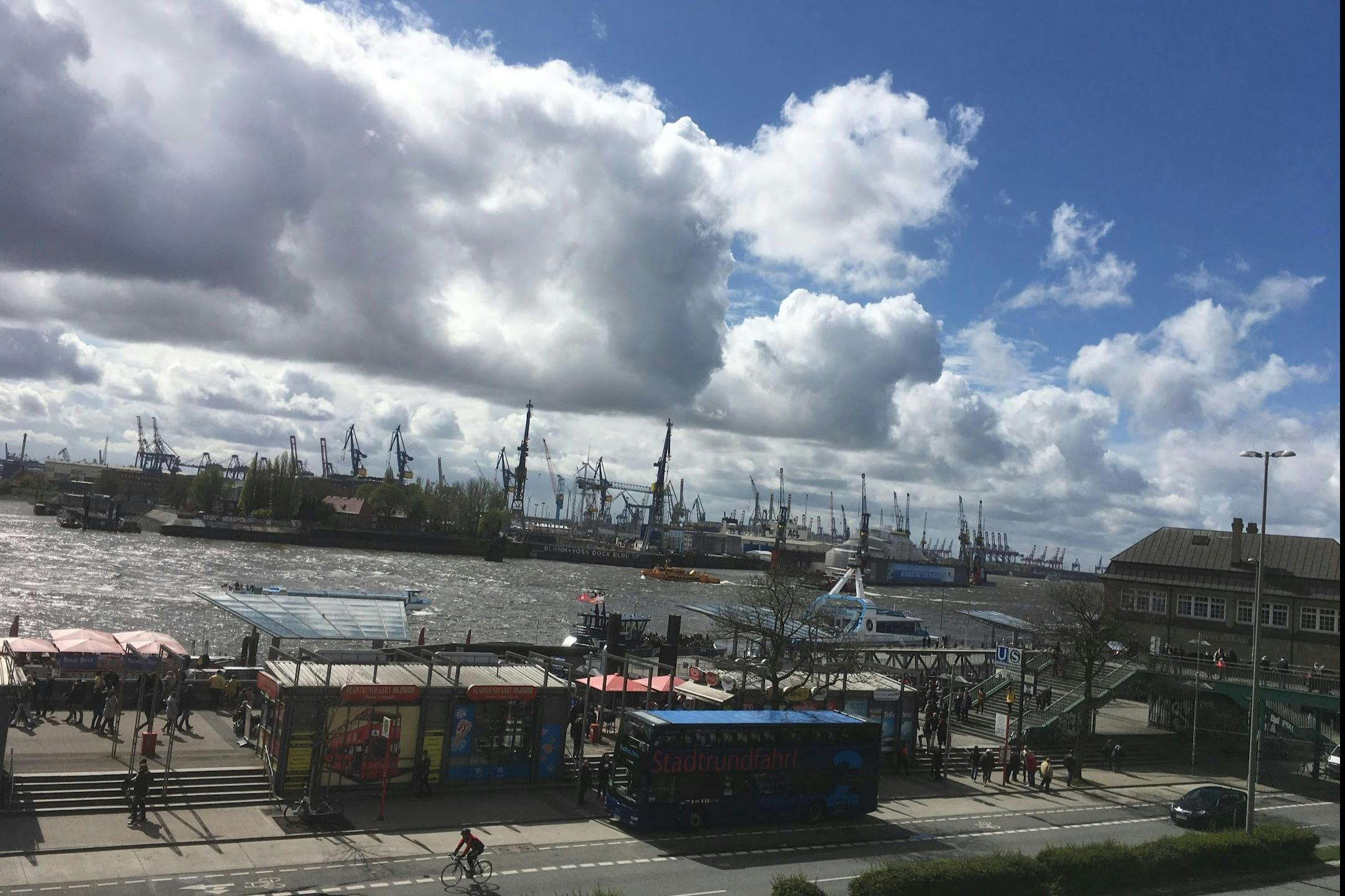 Hamburg: Private Guided Walking Tour - Photo 1 of 3