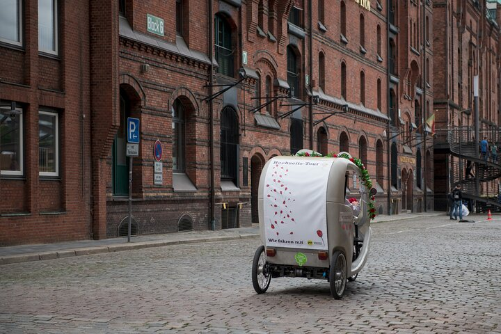 Hamburg - Private rickshaw tour for 2 people - Photo 1 of 7