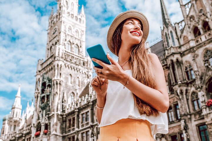 Private Munich Tour for History Buffs with Architectural Gems and WWII sites