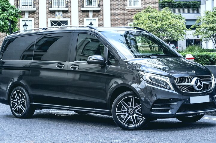 Departure Transfer: Frankfurt to Airport FRA by Luxury Van - Photo 1 of 10