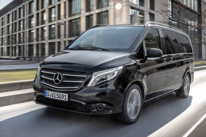 Private Transfer: Stuttgart Airport STR to Stuttgart by MB Van - Photo 1 of 9