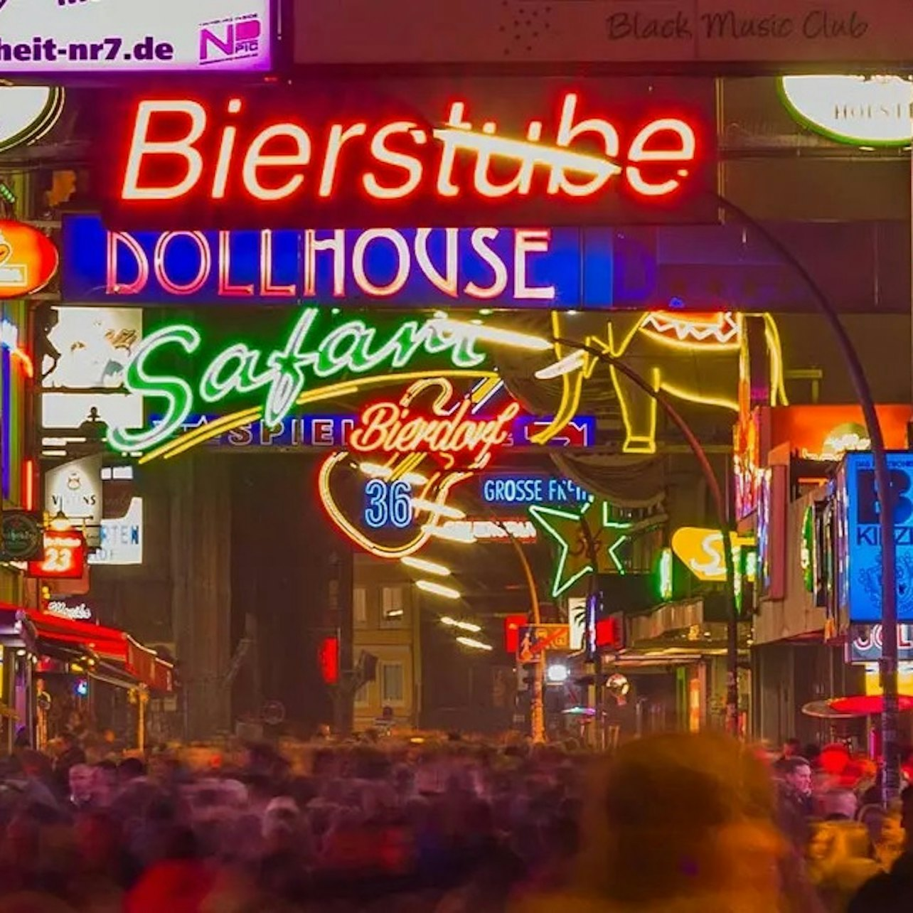 Reeperbahn Hamburg: Guided Tour with Drink - Photo 1 of 3