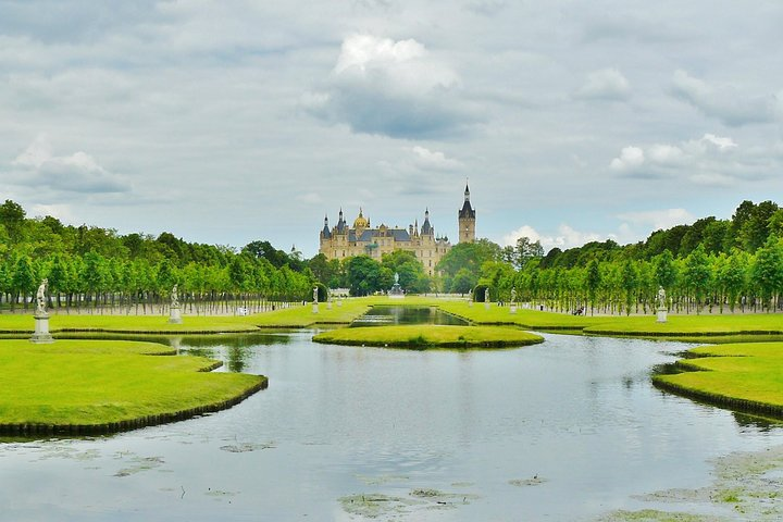 Schwerin Walking tour with Castle Exteriors & Cathedral - Photo 1 of 9