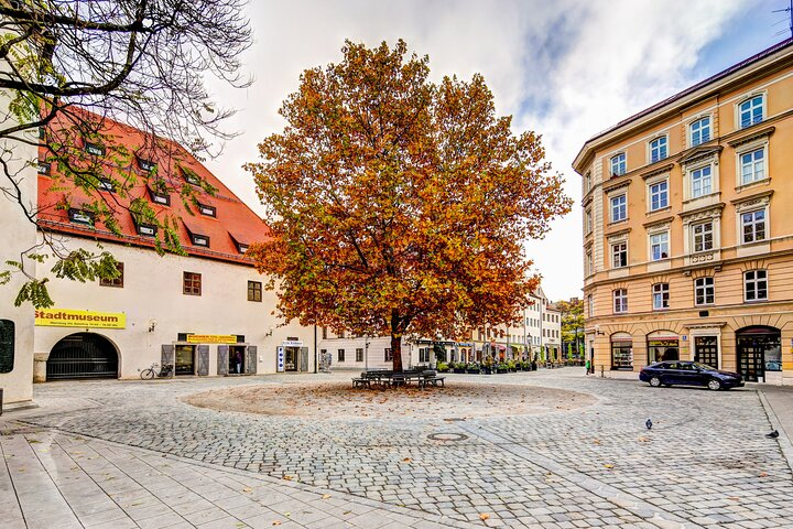 Explore the historic Jewish Quarter of Munich where rich stories unfold amidst charming streets iconic landmarks and the stunning backdrop of seasons inviting deep reflection and discovery.