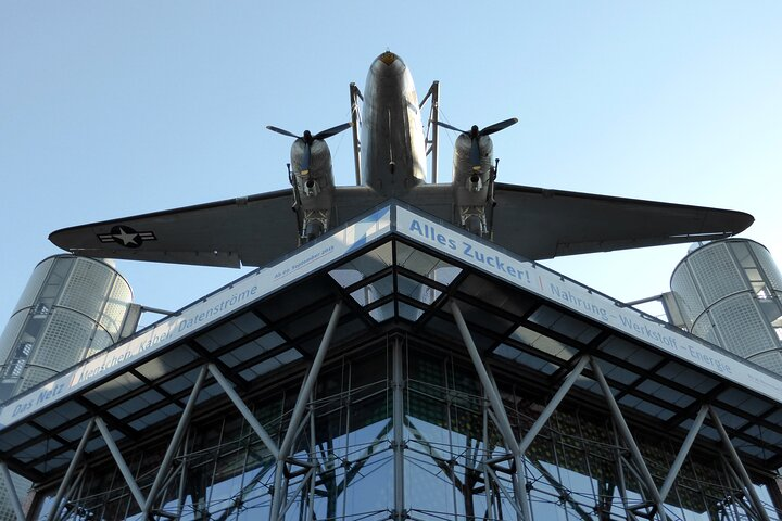 Take the U Train: An Audio Story of Berlin's Oldest Elevated Railway Line - Photo 1 of 6