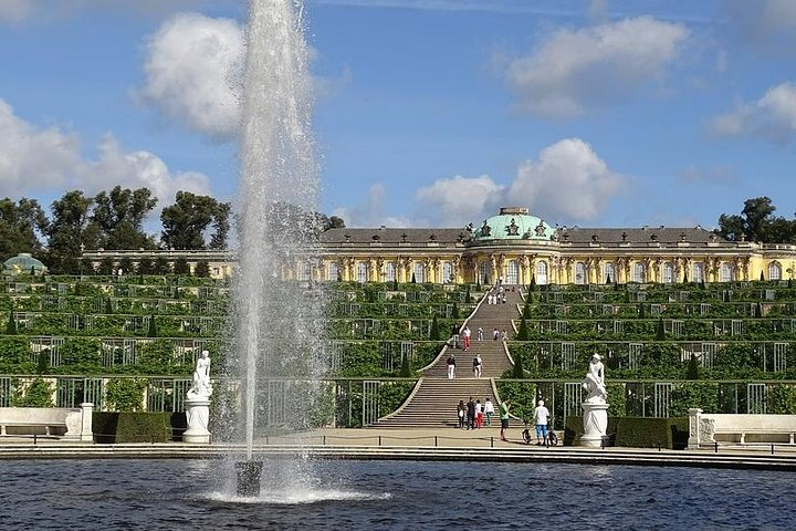 Immerse yourself in the beauty of Potsdam's Sanssouci gardens with stunning fountains manicured landscapes and remarkable palaces that reflect the city’s historical charm and elegance.