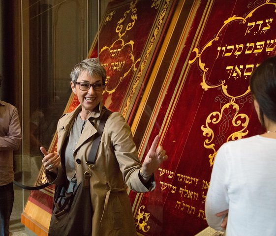 In the "New Synagogue"