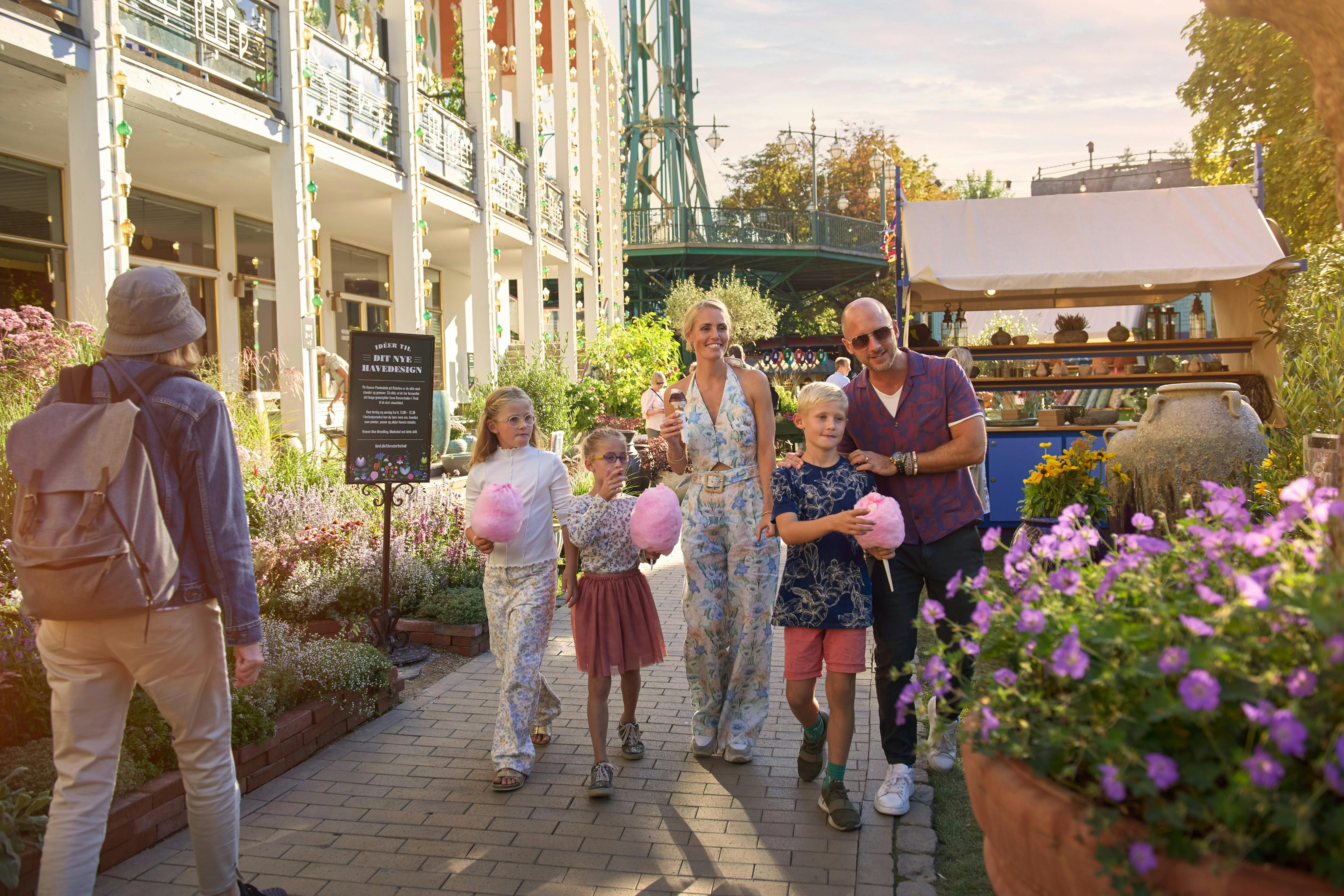 Copenhagen Card - HOP: 40+ Attractions incl. Tivoli + Hop-on Hop-off Bus - Photo 1 of 8