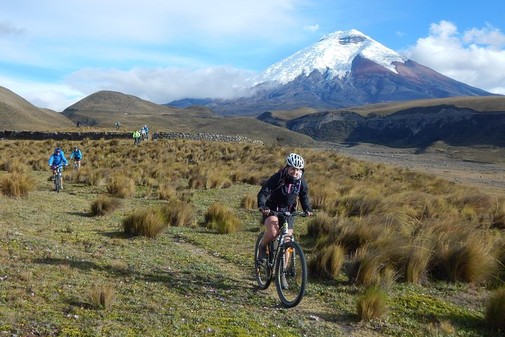 7-Day Ecuador Cross Crossing Cycling - Photo 1 of 20