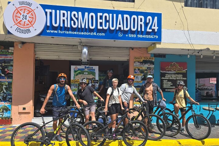 Bike Rental for Pailon del Diablo Waterfall in Bathrooms - Photo 1 of 12