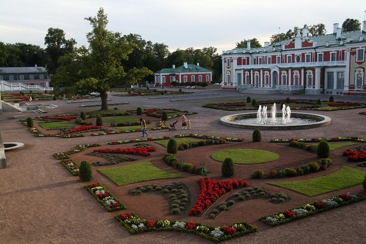 Panoramic tour over Tallinn by car - Photo 1 of 9