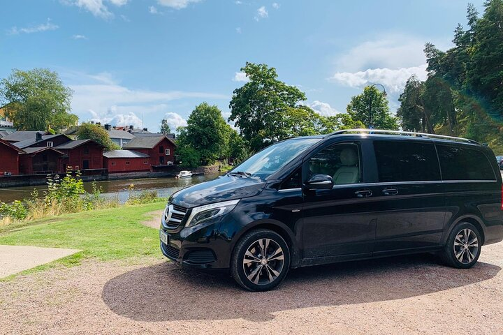 Private sightseeing tour in Tallinn by VIP car - Photo 1 of 9