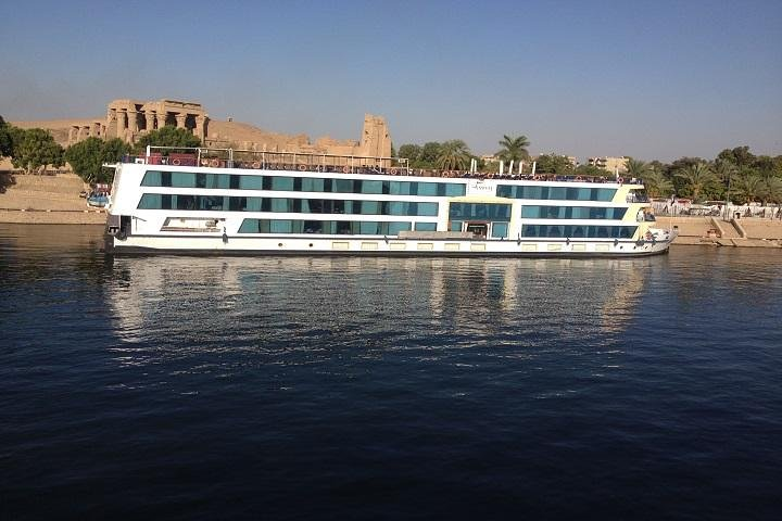Nile cruise Luxor-Aswan