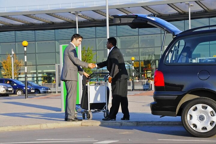 Airport transfer From/To Hurghada hotels Airport - Hurghada - Photo 1 of 13
