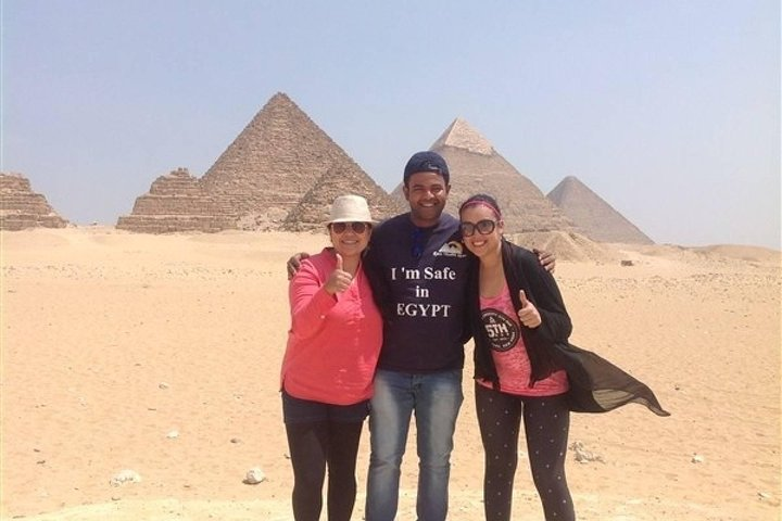  Giza Pyramids