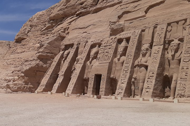 Budget day tour to AbuSimble by car - Photo 1 of 8