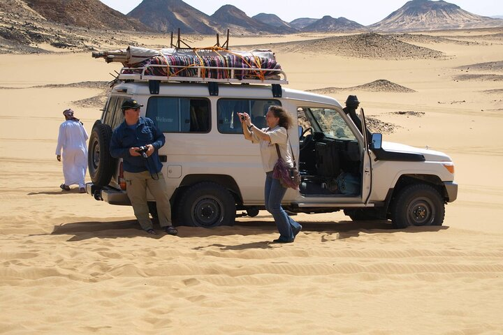Budget Luxor Bedouin Desert Safari Tours by Jeep 4X4 - Photo 1 of 5