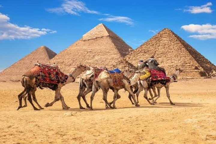 Cairo: Shared Half-Day tour of the Pyramids of Giza &guide - Photo 1 of 8