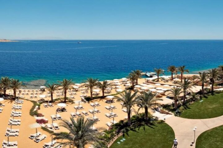 Day Tour To El Ain Sohkna From Cairo - Photo 1 of 3