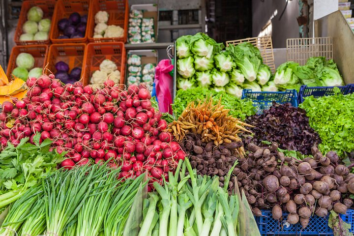 Eat likPhoto load error
Cover
Eat like a Local & Explore the Bazaare a Local & Explore the Bazaar