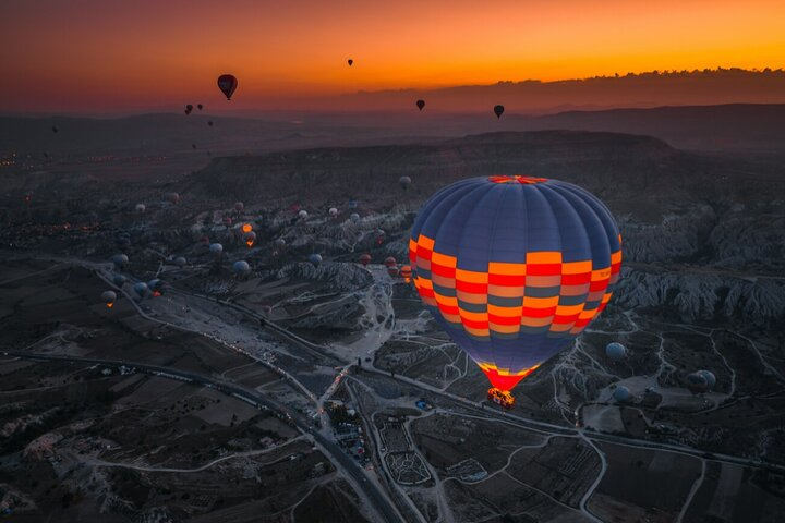 Explore Luxor from Cairo in 2 days with Air Balloon experience  - Photo 1 of 18