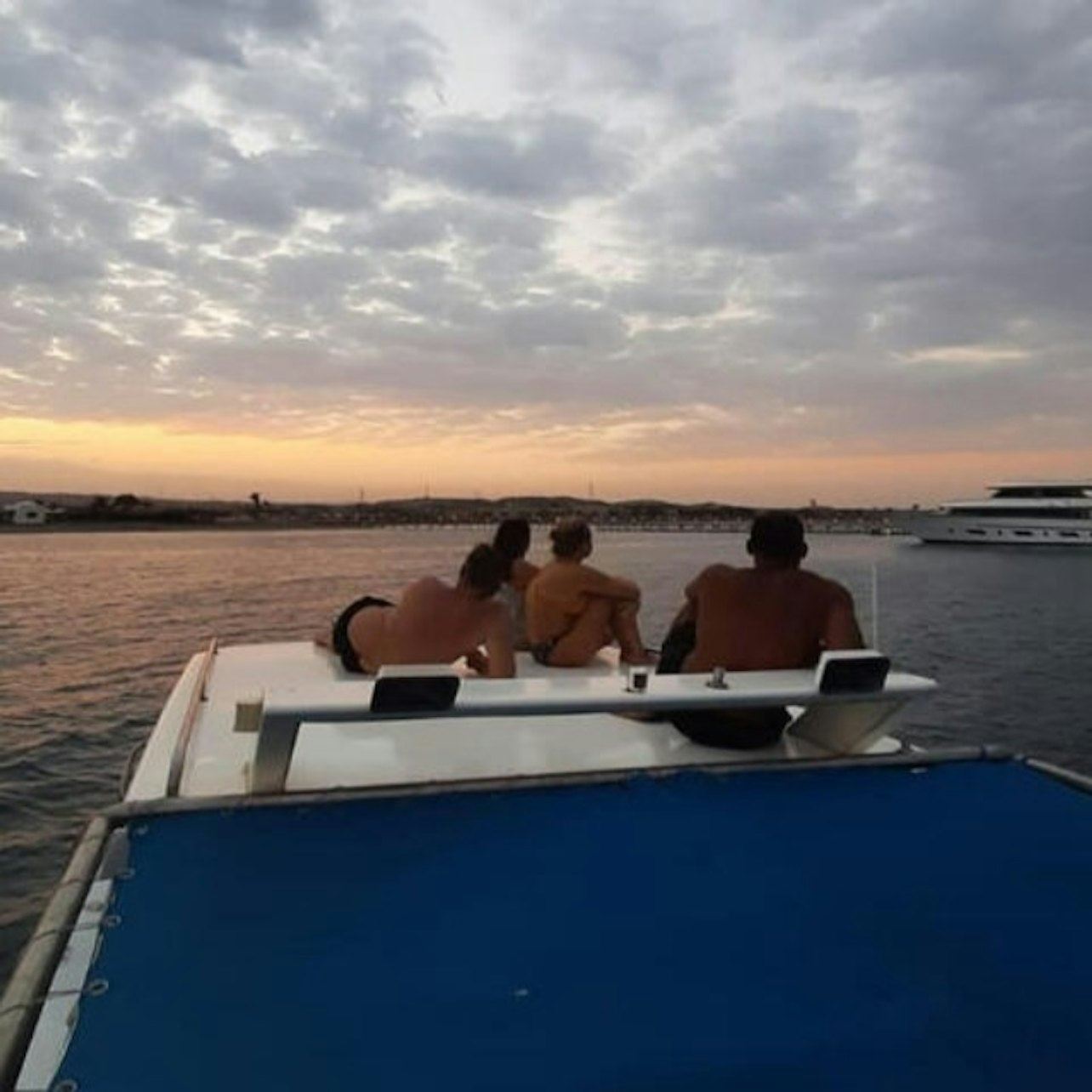 Find Dugong: Private Speedboat - Photo 1 of 12