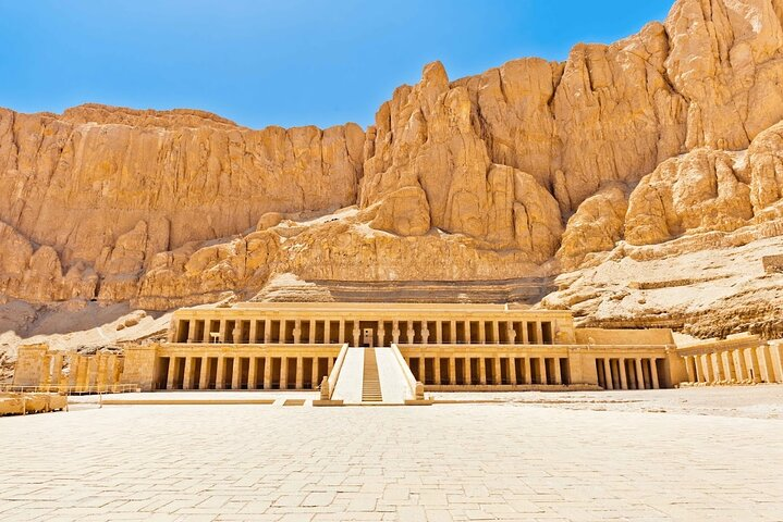 ルクソール の Full-Day Private Sightseeing Tour on the West side