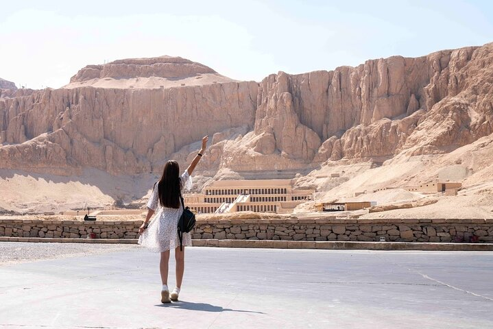 ルクソール の Full-Day Private Sightseeing Tour on the West side