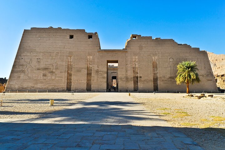 Full Day Tour of West and East Banks, Including Temple of Habu - Photo 1 of 15